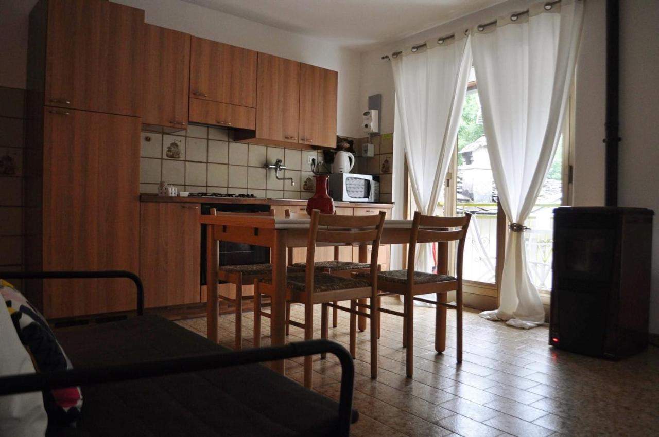 Il Bilocale Della Nonna Villa Locana Exteriör bild